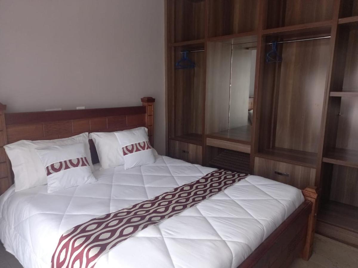 El Sueno Homestay ナイバシャ エクステリア 写真