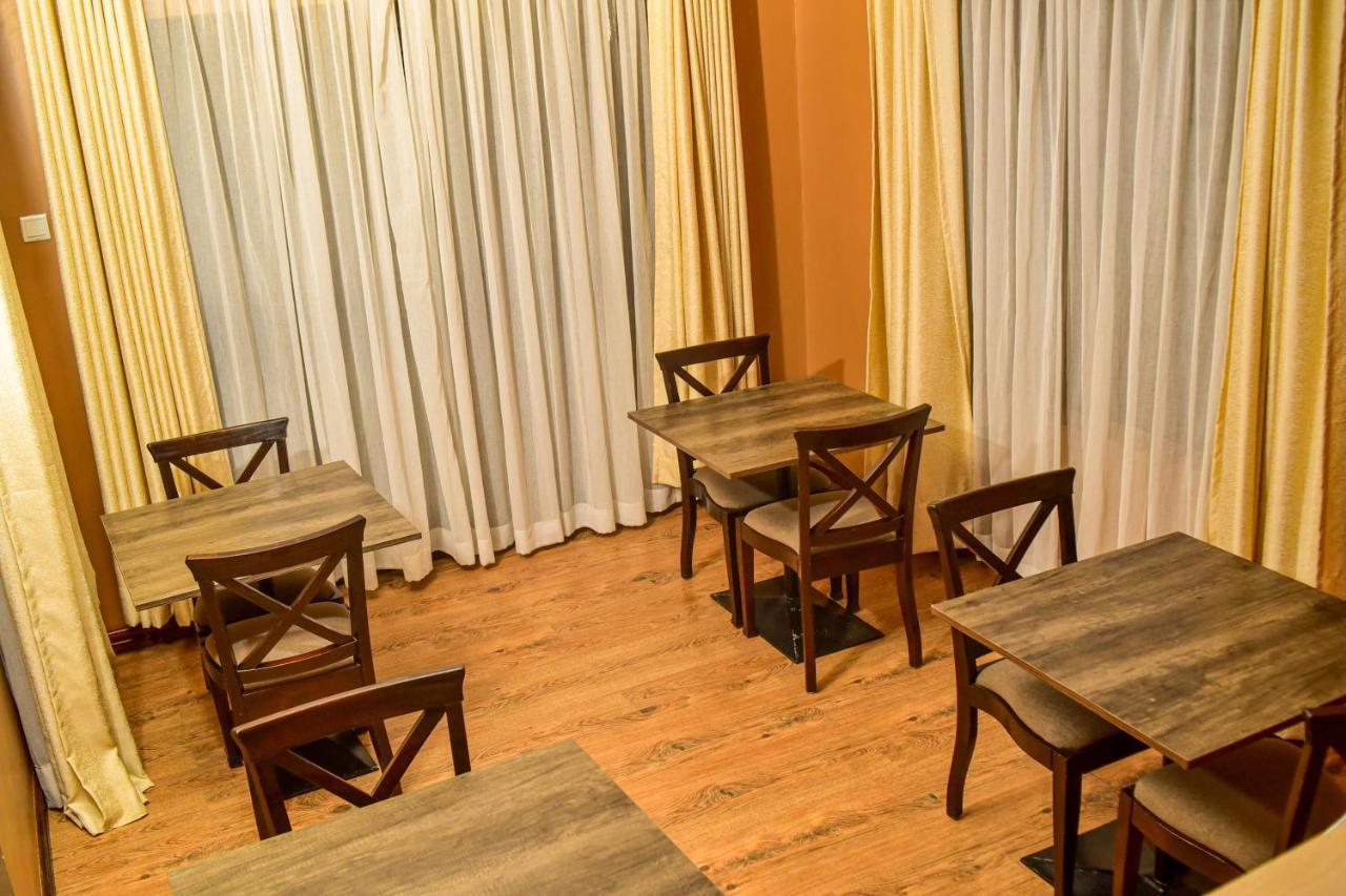 El Sueno Homestay ナイバシャ エクステリア 写真