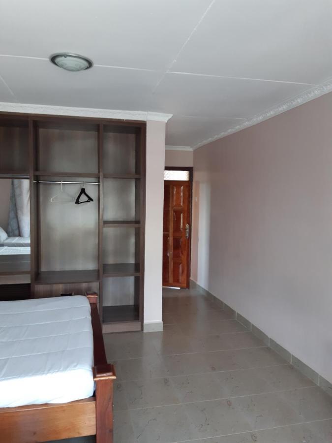 El Sueno Homestay ナイバシャ エクステリア 写真